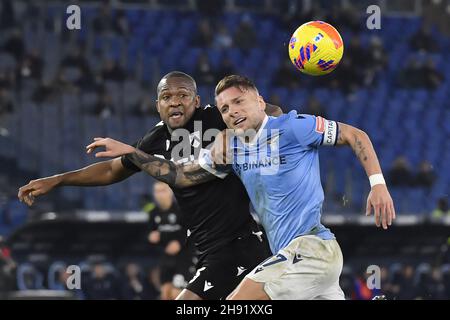 Roma, Italia. 2 dicembre 2021. Durante la 15° giornata del Campionato Serie A tra S.S. Lazio e Udinese Calcio il 2 dicembre 2021 allo Stadio Olimpico di Roma. Credit: Independent Photo Agency/Alamy Live News Foto Stock