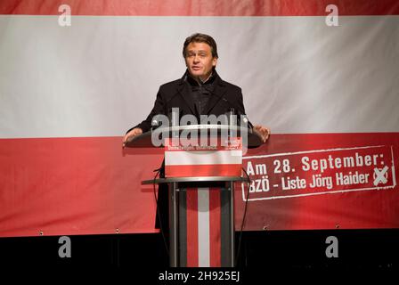 Vienna, Austria. Settembre 23, 2008. Campagna elettorale con Peter Westenthaler Foto Stock