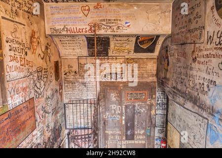 HEIDELBERG, GERMANIA - 17 DICEMBRE 2017: Interno della vecchia prigione studentenkarzer a Heidelberg. Foto Stock