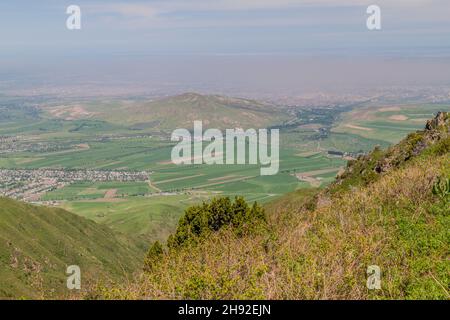 Veduta aerea dello smog che copre Bishkek, Kirghizistan Foto Stock