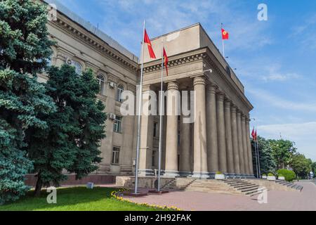 Repubblica del Kirghizistan edificio governativo a Bishkek, Kirghizistan Foto Stock