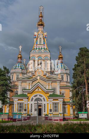 Cattedrale dell'Ascensione Cattedrale di Zenkov , cattedrale ortodossa russa situata nel Parco Panfilov ad Almaty, Kazakhstan Foto Stock