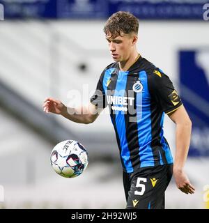 SINT TRUIDEN, BELGIO - OTTOBRE 30: Jack Hendry del Club Brugge durante la partita Jupiler Pro League tra Sint-Truidense VV e Club Brugge KV a Stayen il 30 Ottobre 2021 a Sint Truiden, Belgio (Foto di Joris Verwijst/Orange Pictures) Foto Stock