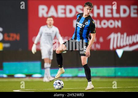 SINT TRUIDEN, BELGIO - OTTOBRE 30: Jack Hendry del Club Brugge durante la partita Jupiler Pro League tra Sint-Truidense VV e Club Brugge KV a Stayen il 30 Ottobre 2021 a Sint Truiden, Belgio (Foto di Joris Verwijst/Orange Pictures) Foto Stock