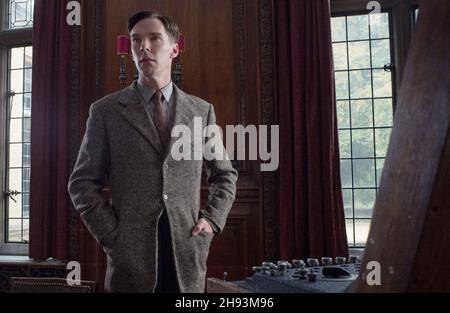 DATA DI USCITA: 25 dicembre 2014 TITOLO: The Imitation Game CASA DI PRODUZIONE: Weinstein Company. DIRETTORE: Morten Tyldum. TRAMA: Matematico e logista inglese, Alan Turing, aiuta a rompere il codice Enigma durante la seconda guerra mondiale. PROTAGONISTA: Benedict Cumberbatch Keira Knightley Matthew Goode.(Credit: © The Weinstein Company/Entertainment Pictures) Foto Stock