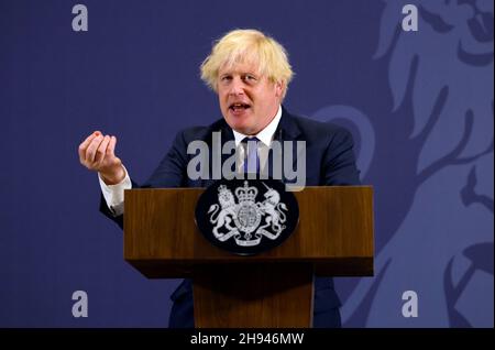 COVENTRY, INGHILTERRA, Regno Unito - 15 luglio 2021 - discorso del primo ministro britannico Boris Johnson Leveling Up. Il primo ministro Boris Johnson visita UKBIC per consegnare un Foto Stock