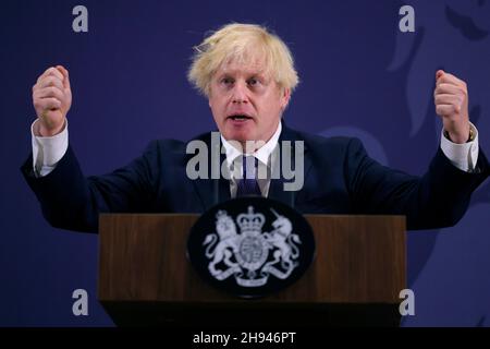 COVENTRY, INGHILTERRA, Regno Unito - 15 luglio 2021 - discorso del primo ministro britannico Boris Johnson Leveling Up. Il primo ministro Boris Johnson visita UKBIC per consegnare un Foto Stock