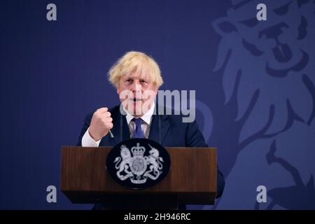 COVENTRY, INGHILTERRA, Regno Unito - 15 luglio 2021 - discorso del primo ministro britannico Boris Johnson Leveling Up. Il primo ministro Boris Johnson visita UKBIC per consegnare un Foto Stock