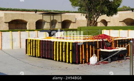 la tomba di gandhi lapide in rajghat, delhi, india Foto Stock