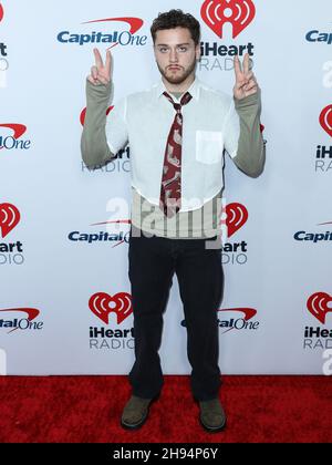 Inglewood, Stati Uniti. 03 dicembre 2021. INGLEWOOD, LOS ANGELES, CALIFORNIA, USA - DICEMBRE 03: Bazzi arriva a iHeartradio 102.7 KIIS FM's Jingle Ball 2021 presentato da Capital One tenuto al Forum il 3 Dicembre 2021 a Inglewood, Los Angeles, California, Stati Uniti. (Foto di Xavier Collin/Image Press Agency/Sipa USA) Credit: Sipa USA/Alamy Live News Foto Stock