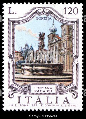 MOSCA, RUSSIA - 24 OTTOBRE 2021: Francobollo stampato in Italia mostra Gorizia, Fountains serie, circa 1977 Foto Stock