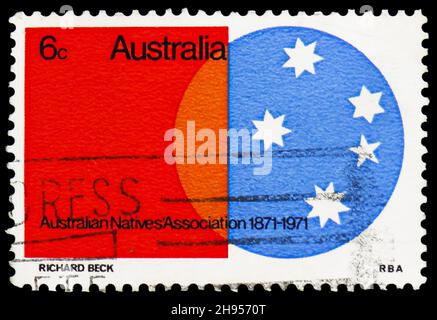 MOSCA, RUSSIA - 24 OTTOBRE 2021: Francobollo stampato in Australia dedicato al Centenario dell'Associazione dei nativi australiani, circa 1971 Foto Stock