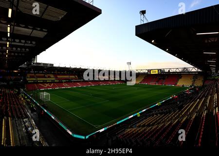 Vicarage Road, Watford, Herts, Regno Unito. 4 Dic 2021. Premier League Football, Watford Versus Manchester City; General view of the Inside of the Vicarage Road Stadium Credit: Action Plus Sports/Alamy Live News Foto Stock