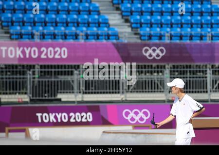 25 LUGLIO 2021 - TOKYO, GIAPPONE: SHIRAI Sora del Giappone davanti ai relimi di strada degli uomini dello skateboard presso l'Ariake Urban Sports Park durante il Tokyo Foto Stock