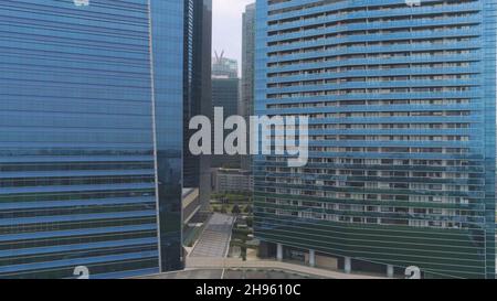 Vista aerea dell'area del centro di singapore. Scatto. Vista dall'alto dei grattacieli di Singapore. Foto Stock