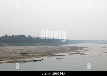 Il fiume Gorai-Madhumati è uno dei fiumi più lunghi del Bangladesh e un distributore del Gange. Foto Stock