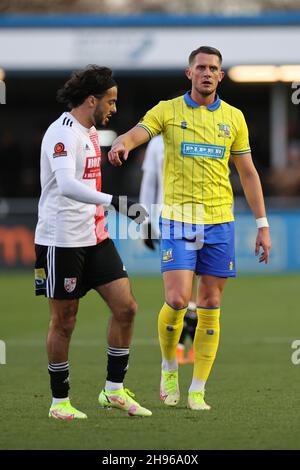 SOLIHULL, INGHILTERRA. 4 DICEMBRE 2021. James Ball of Solihull Moors gesticola durante la partita della Vanarama National League tra Solihull Moors e Woking FC all'Armco Stadium di Solihull sabato 4 dicembre 2021. (Credit: James Holyoak/Alamy Live News) Foto Stock