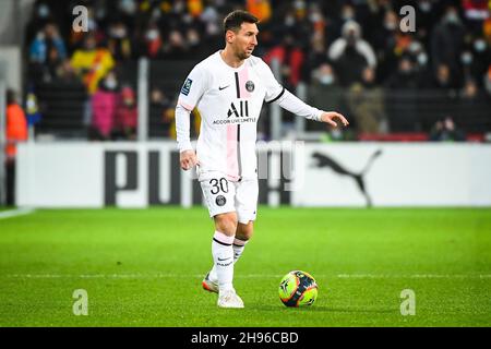 Lens, Francia, Francia. 4 Dic 2021. Lionel (Leo) MESSI di PSG durante la partita Ligue 1 tra RC Lens e Paris Saint-Germain (PSG) allo stadio Bollaert-Delelis il 04 dicembre 2021 a Lens, Francia. (Credit Image: © Matthieu Mirville/ZUMA Press Wire) Foto Stock