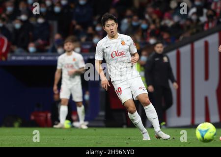 Madrid, Spagna; 04.12.2021.- Atlético de Madrid contro la partita di calcio RCD Mallorca 16 la Liga spagnola si è tenuta allo stadio Wanda di Madrid. Giocatore di Maiorca Lee Kang in. Punteggio finale 1-2 Goal di Atletico de Madrid Matheos Cunha 68  Goal di Mallorca Franco Russo 80  e prendere Cubo 90 1 Photo: Juan Carlos Rojas/Picture Alliance Foto Stock