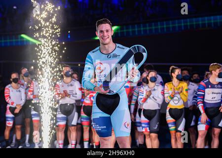 LONDRA, REGNO UNITO. 4 dicembre 2021. Harrie Lavreysen dei Paesi Bassi ha vinto la finale di Sprint maschile durante la UCI Track Champions League a Lee Valley VeloPark sabato 04 dicembre 2021 a LONDRA, REGNO UNITO. Credit: Taka G Wu/Alamy Live News Foto Stock