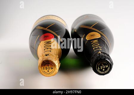 Bottiglia di champagne Moet and Chandon Brut Imperial, vino frizzante Foto Stock