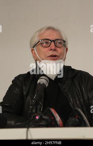 Casoria, Italia. 03 dicembre 2021. CAM-ON Award assegnato al cantante Nino D'Angelo dal CAM MUSEUM di Casoria.in foto Nino D'Angelo, cantante (Photo by Salvatore Esposito/Pacific Press) Credit: Pacific Press Media Production Corp./Alamy Live News Foto Stock