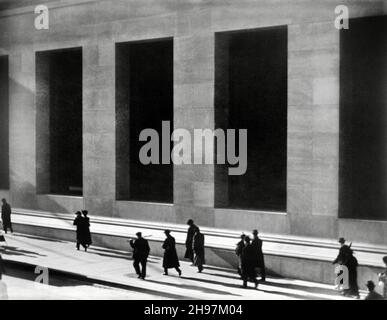 Foto d'epoca di Paul Strand - Wall Street, New York City, USA Foto Stock