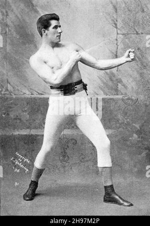 Elmer Chickering (fotografo americano) - Gentleman Jim Corbett - James John Corbett - American Boxer e World Heavyweight Champion - 1896 Foto Stock