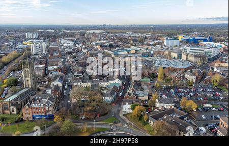 Vista generale di Ashton-under-Lyne, Greater Manchester. Data foto: Venerdì 19 novembre 2021. Il credito fotografico dovrebbe leggere: Anthony Devlin Foto Stock