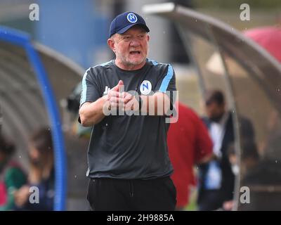 Cercola, Italia. 13 Nov 2021. Alessandro Pistolesi si è gesticulato durante la partita tra Napoli Femminile e US Sassuolo allo Stadio Comunale ''Arena' Giuseppe piccolo. US Sassuolo vince 1-0. (Credit Image: © Agostino Gemito/Pacific Press via ZUMA Press Wire) Foto Stock