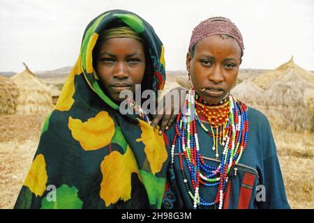 Adolescenti del Borana Oromo (a.k.a. Boran, Boorana) dall'Etiopia meridionale Foto Stock