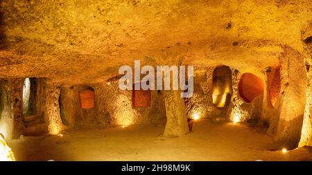La città sotterranea di Kaymakli è un'attrazione unica per i turisti che vengono in Turchia. Foto Stock
