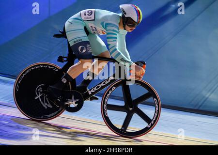 LONDRA, REGNO UNITO. 4 dicembre 2021. Harrie Lavreysen (Paesi Bassi), vincitore della Sprint League maschile in azione durante la UCI Track Champions League a Lee Valley VeloPark sabato 04 dicembre 2021 a LONDRA, REGNO UNITO. Credit: Taka G Wu/Alamy Live News Foto Stock