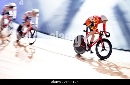 Londra, Regno Unito. 4 dicembre 2021. UCI Track Champions League turno 4 al Lee Valley Velodrome di Londra, Inghilterra, il 4 dicembre 2021. Foto di Phil Hutchinson. Solo per uso editoriale, licenza richiesta per uso commerciale. Nessun utilizzo nelle scommesse, nei giochi o nelle pubblicazioni di un singolo club/campionato/giocatore. Credit: UK Sports Pics Ltd/Alamy Live News Foto Stock