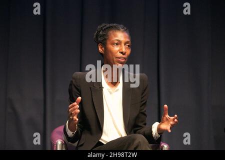 Edimburgo, Regno Unito, 18 novembre 2021: Dame Sharon White, presidente della John Lewis Partnership, in un panel presso lo SCDI Forum. PIC: Terry Murden / Alamy Foto Stock