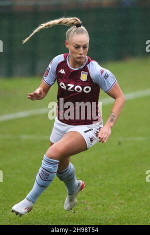 SUNDERLAND, GBR. 5 DICEMBRE Alisha Lehmann di Aston Villa in azione durante la partita di Continental Cup tra Sunderland e Aston Villa a Eppleton CW, Hetton Domenica 5 dicembre 2021. (Credit: Will Matthews | MI News) Credit: MI News & Sport /Alamy Live News Foto Stock