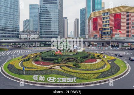 Shanghai, Cina - 02 gennaio 2017: Vista del centro di Shanghai al mattino. Foto Stock