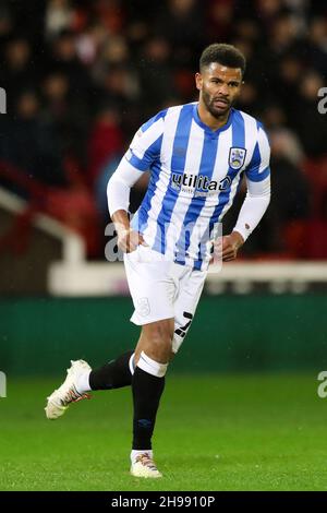 Il Fraiser Campbell di Huddersfield Town durante la partita del campionato Sky Bet a Oakwell, Barnsley. Data foto: Sabato 4 dicembre 2021. Foto Stock