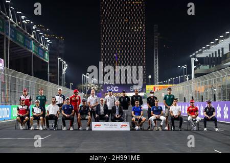 F1 Drivers, Stefano Domenicali Amministratore Delegato di Formula uno Group, festeggia Jean Todt durante il Gran Premio Saudi Arabian di Formula 1 2021, 21esimo round del Campionato Mondiale di Formula uno FIA 2021 dal 3 al 5 dicembre 2021 sul circuito di Jeddah Corniche, a Jeddah, Arabia Saudita - Foto Florent Gooden / DPPI Foto Stock