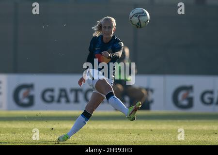 Milano, Italia. 05 dicembre 2021. Anja Sonstevold (FC Internazionale) in azione durante AC Milan vs Inter - FC Internazionale, Campionato Italiano di Calcio a Women match a Milano, Italia, Dicembre 05 2021 Credit: Independent Photo Agency/Alamy Live News Foto Stock