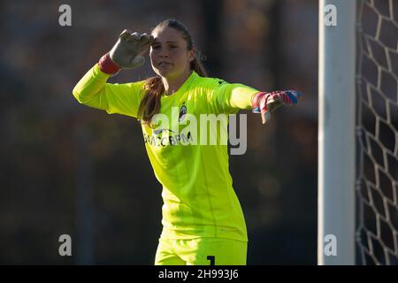 Milano, Italia. 05 dicembre 2021. Laura Giuliani (AC Milan) gestures during AC Milan vs Inter - FC Internazionale, Italian football Serie A Women match in Milan, Italy, December 05 2021 Credit: Independent Photo Agency/Alamy Live News Foto Stock