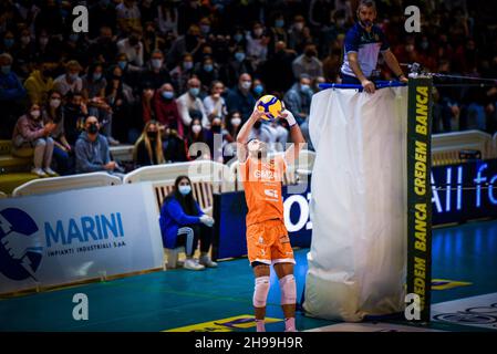 Latina, Italia. 05 dicembre 2021. Domenico Cavaccini durante Top Volley Cisterna vs Leo Scarpe Modena, Volley Campionato Italiano Serie A Men Superleague a Latina, Italia, Dicembre 05 2021 Credit: Agenzia indipendente per la fotografia/Alamy Live News Foto Stock