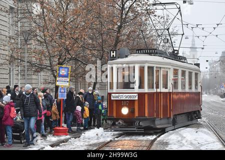 Brno, Repubblica Ceca. 05 dicembre 2021. Atmosfera durante la festa di San Nicola a Brno, Repubblica Ceca, 5 dicembre 2021. Credit: Vaclav Salek/CTK Photo/Alamy Live News Foto Stock