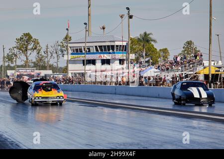 Bradenton, Stati Uniti. 4 dicembre 2021. 50th Annual Snowbird Outlaw Nationals presentato da Motion Raceworks a Bradenton, FL il 4 dicembre 2021. L'evento adatto alle famiglie con corse di drag racing ricche d'azione e Jet-Show, famoso in tutto il mondo. $50,000 Pro Mod Shootout, Pro275, X275, Outlaw 632, Ultra Street, Auto da corsa LDR e drag. (Foto di Yaroslav Sabitov/YES Market Media/Sipa USA) Credit: Sipa USA/Alamy Live News Foto Stock