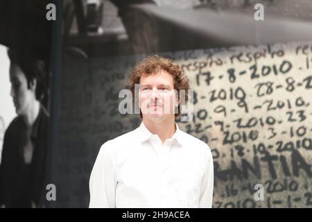 Benjamin Lindbergh, direttore della Fondazione Peter Lindbergh, si presenta durante un'anteprima stampa dell'espositore "Untold Stories" di foto di moda tedesca Foto Stock