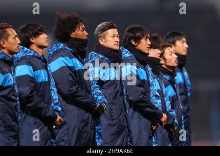 Kanagawa, Giappone. 4 Dic 2021. Kazuyoshi Miura & FC/Yokohama FC (Yokohama FC) Calcio : 2021 J1 incontro di campionato tra Yokohama FC 0-1 Hokkaido Consadole Sapporo allo Stadio Nippatsu Mitsuzawa di Kanagawa, Giappone . Credit: Yohei Osada/AFLO SPORT/Alamy Live News Foto Stock