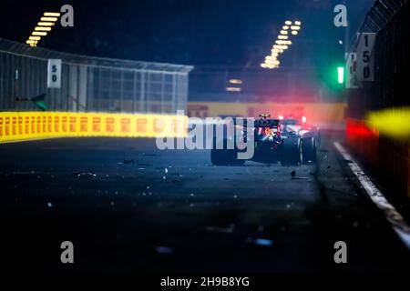 Crash, incidente, 11 PEREZ Sergio (mex), Red Bull Racing Honda RB16B, azione durante il Gran Premio Saudi Arabian di Formula 1 stc 2021, 21° round del Campionato Mondiale di Formula uno FIA 2021 dal 3 al 5 dicembre 2021 sul circuito di Jeddah Corniche, a Jeddah, Arabia Saudita - Foto: Antonin Vincent/DPPI/LiveMedia Foto Stock