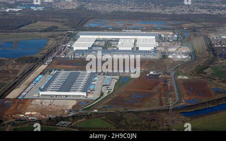 Vista aerea dei magazzini e delle unità di distribuzione di Amazon UK Services nei pressi di Doncaster, South Yorkshire Foto Stock