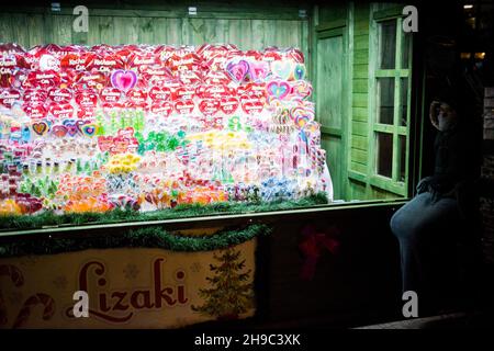 Poznan, Wielkopolska, Polonia. 6 dicembre 2021. Scene di ''Poznan Bethlehem'' (03.12.2021). Nella foto: Lo stallo lollipop. (Credit Image: © Dawid Tatarkiewicz/ZUMA Press Wire) Foto Stock