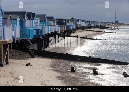 Thorpe Bay, situato nel quartiere di Southend-on-Sea in Essex, Inghilterra, situato sull'estuario del Tamigi. Foto Stock